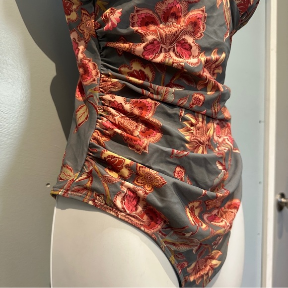 Cupshe Floral One-Piece Swimsuit Grey and Pink New with Tags Medium - Picture 8 of 14